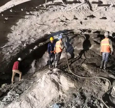 金波乡拱顶带模注浆料的施工流程及注意事项